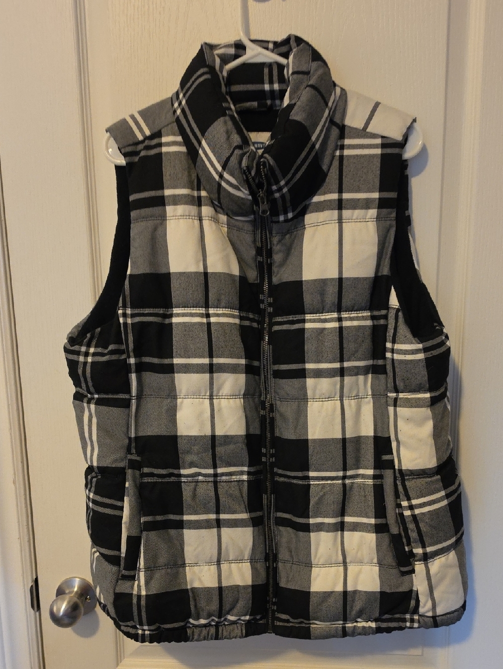 Old Navy Black & White Plaid Puffer Vest